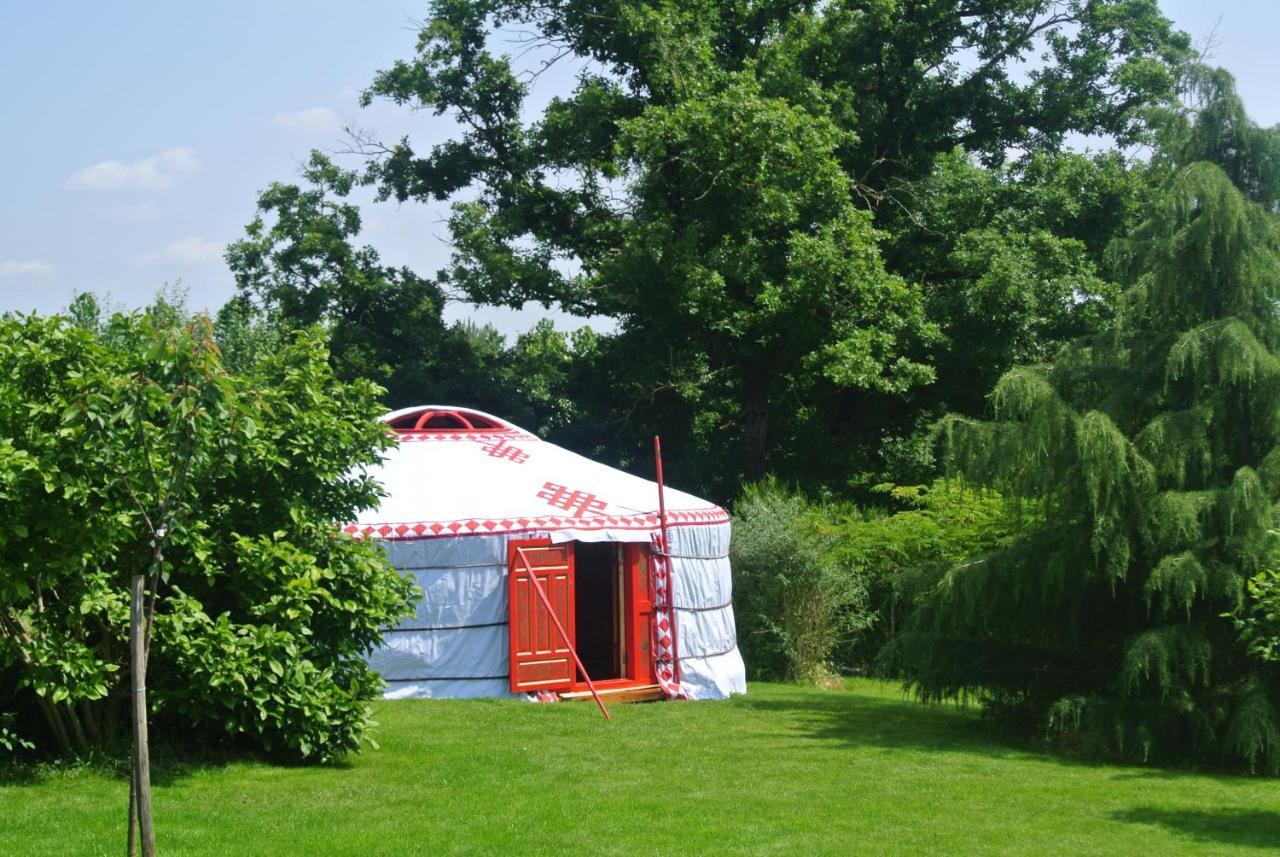 Yourtes Du Bocage Bazoges-en-Pareds Bagian luar foto