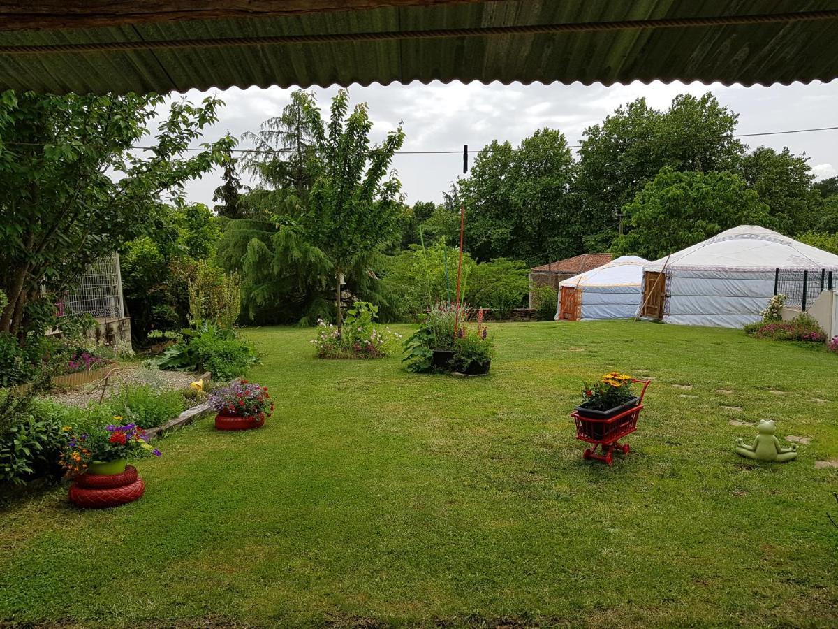 Yourtes Du Bocage Bazoges-en-Pareds Bagian luar foto